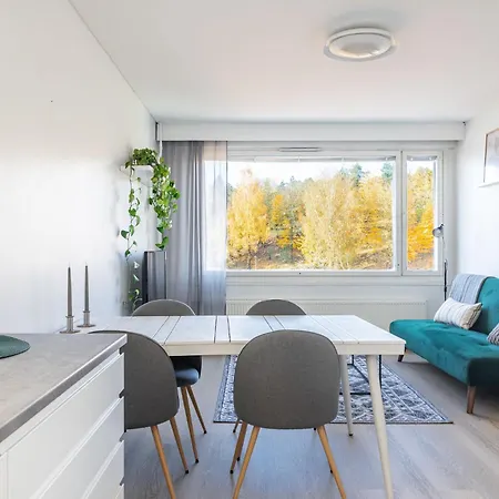 1br Next To Railway Station, Free Parking, Balcony Апартаменты