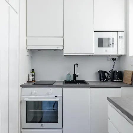 アパート 1br Next To Railway Station, Free Parking, Balcony ラハティ