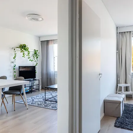 1br Next To Railway Station, Free Parking, Balcony * ラハティ