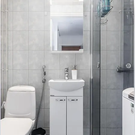 1br Next To Railway Station, Free Parking, Balcony