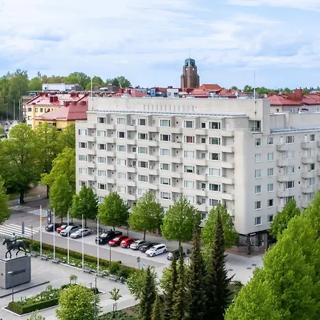 1br Next To Railway Station, Free Parking, Balcony 아파트 *