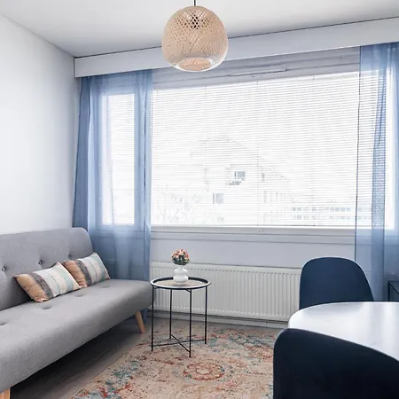 شقة 1br Next To Railway Station, Free Parking, Balcony لاهتي