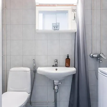 1br Next To Railway Station, Free Parking, Balcony Лахти
