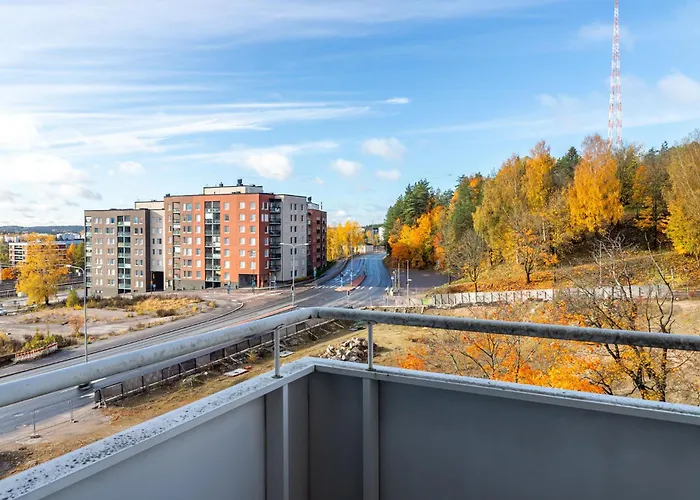 1br Next To Railway Station, Free Parking, Balcony لاهتي