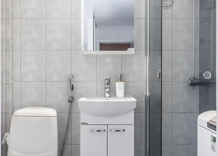 1br Next To Railway Station, Free Parking, Balcony