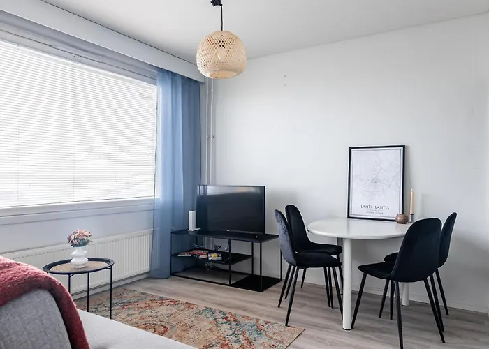 1br Next To Railway Station, Free Parking, Balcony