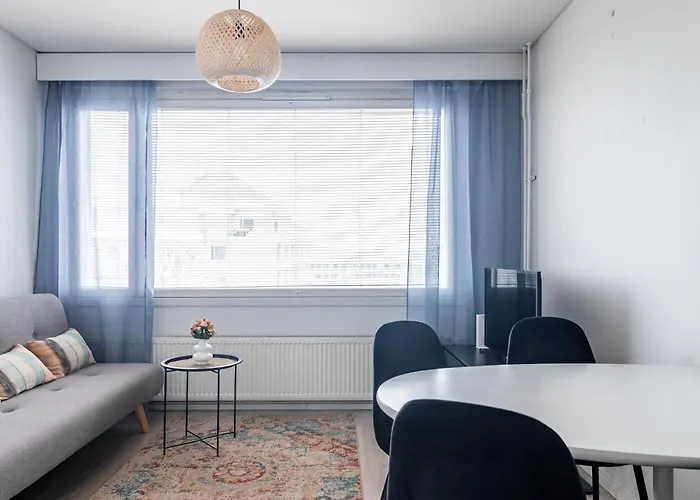 1br Next To Railway Station, Free Parking, Balcony شقة