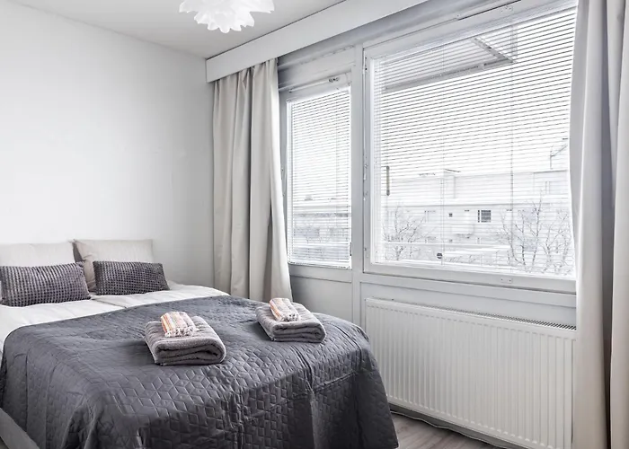 1br Next To Railway Station, Free Parking, Balcony شقة لاهتي